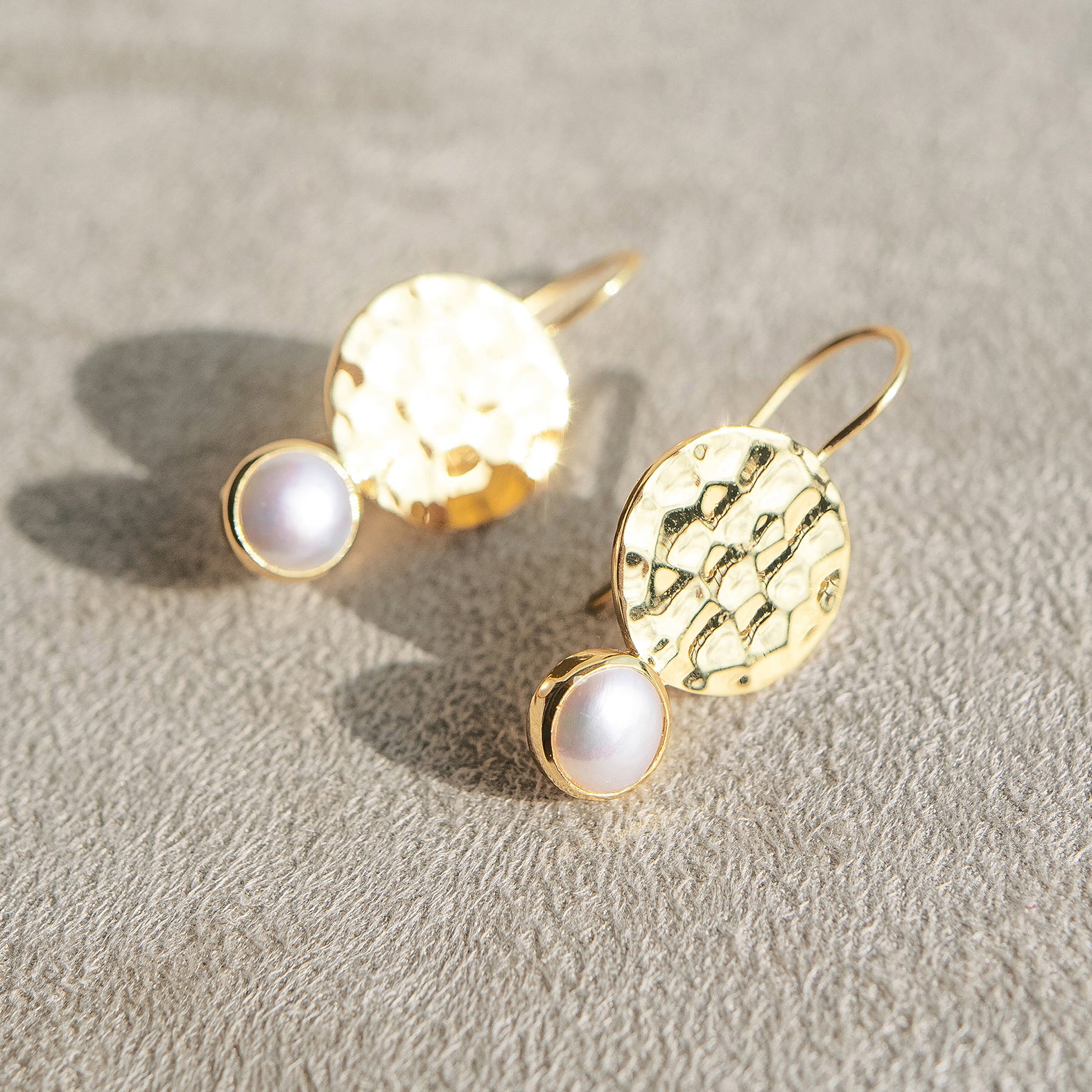 Outlets Hadley Matte Gold Pearl Drop Earrings