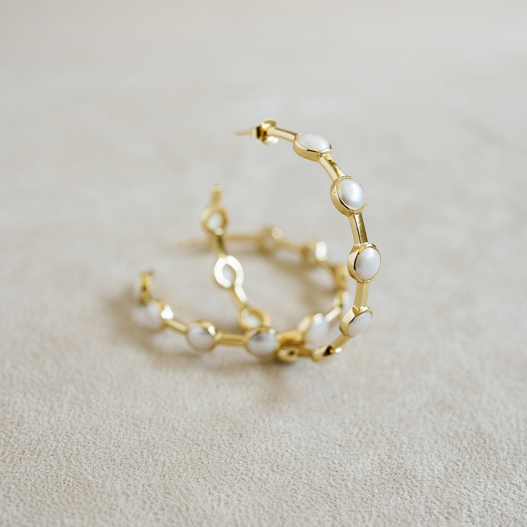 Becky Hoop Earrings in Pearl