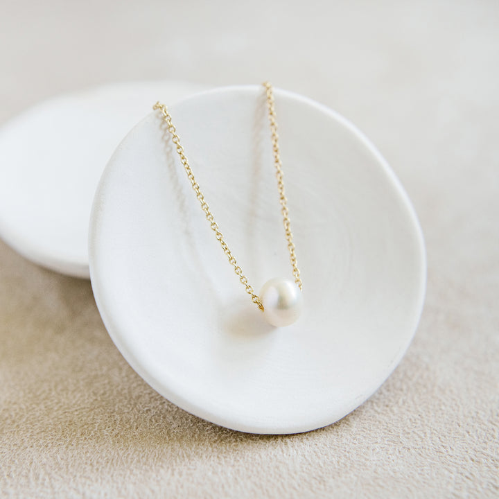 Brittany Necklace in Freshwater Pearl