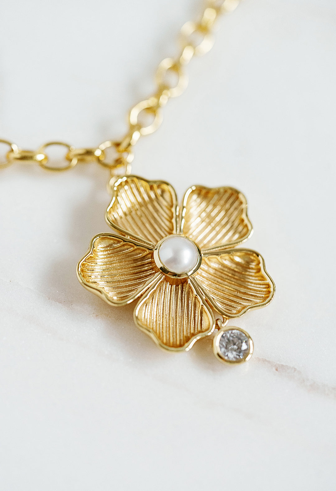 Flower Power Necklace in Pearl