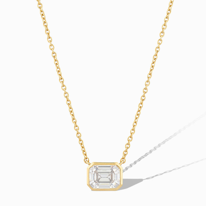 Gal Necklace in White Cubic Zirconia and Yellow Gold