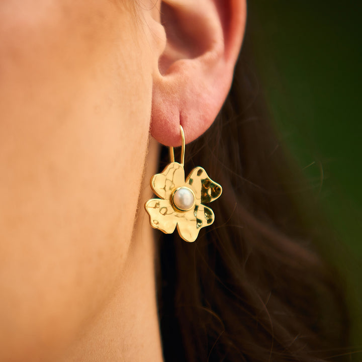 Hammered Gold Abstract Flower Drop Earrings in Pearl