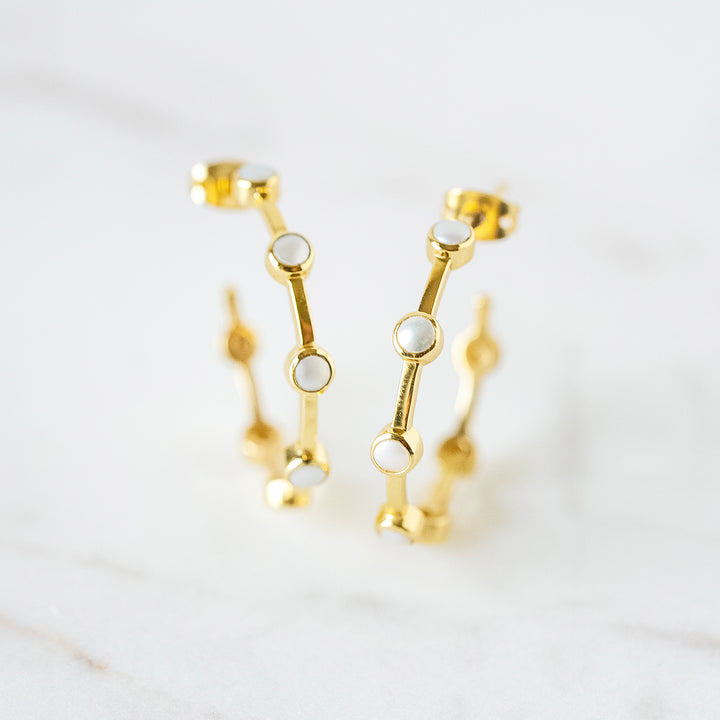 Mini Becky Hoop Earrings in Pearl