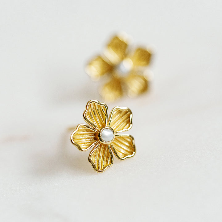 Mini Flower Stud Earrings in Pearl