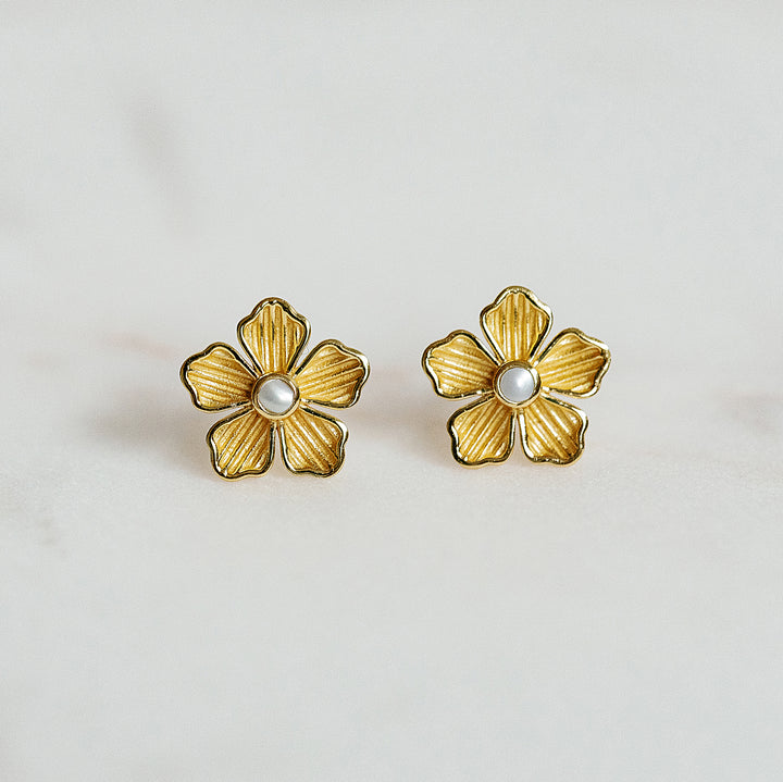 Mini Flower Stud Earrings in Pearl