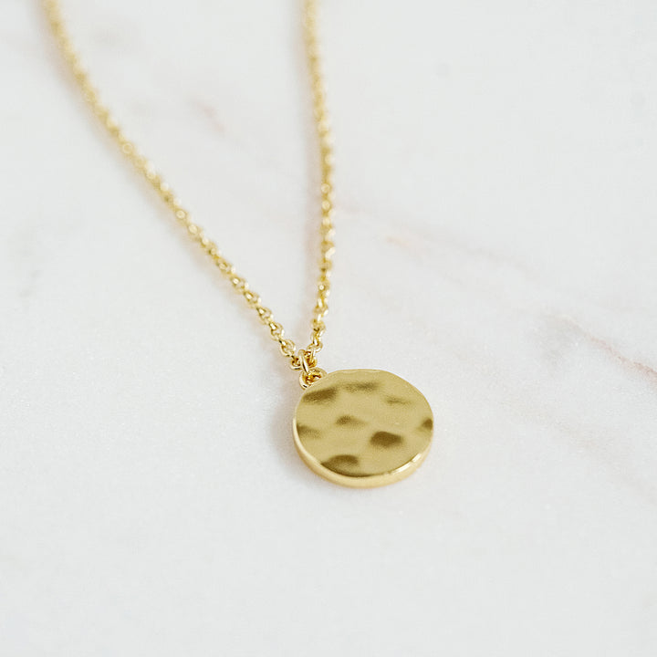 Mini Kári Pendant Necklace in Hammered Gold