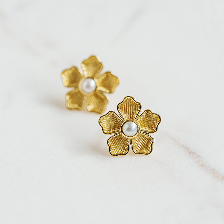 Small Flower Stud Earrings in Pearl