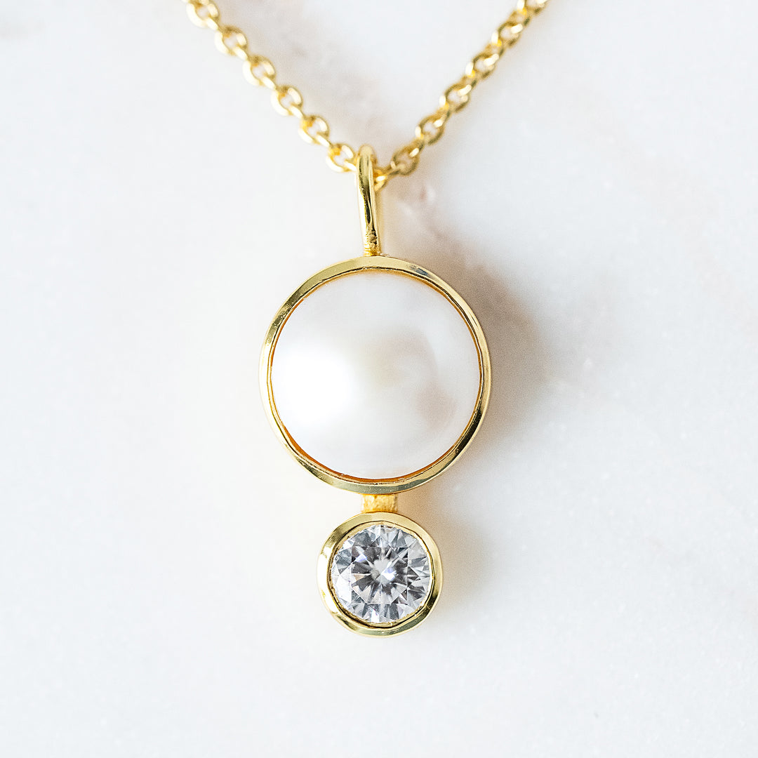 Tini Mini Pendant Necklace in Pearl